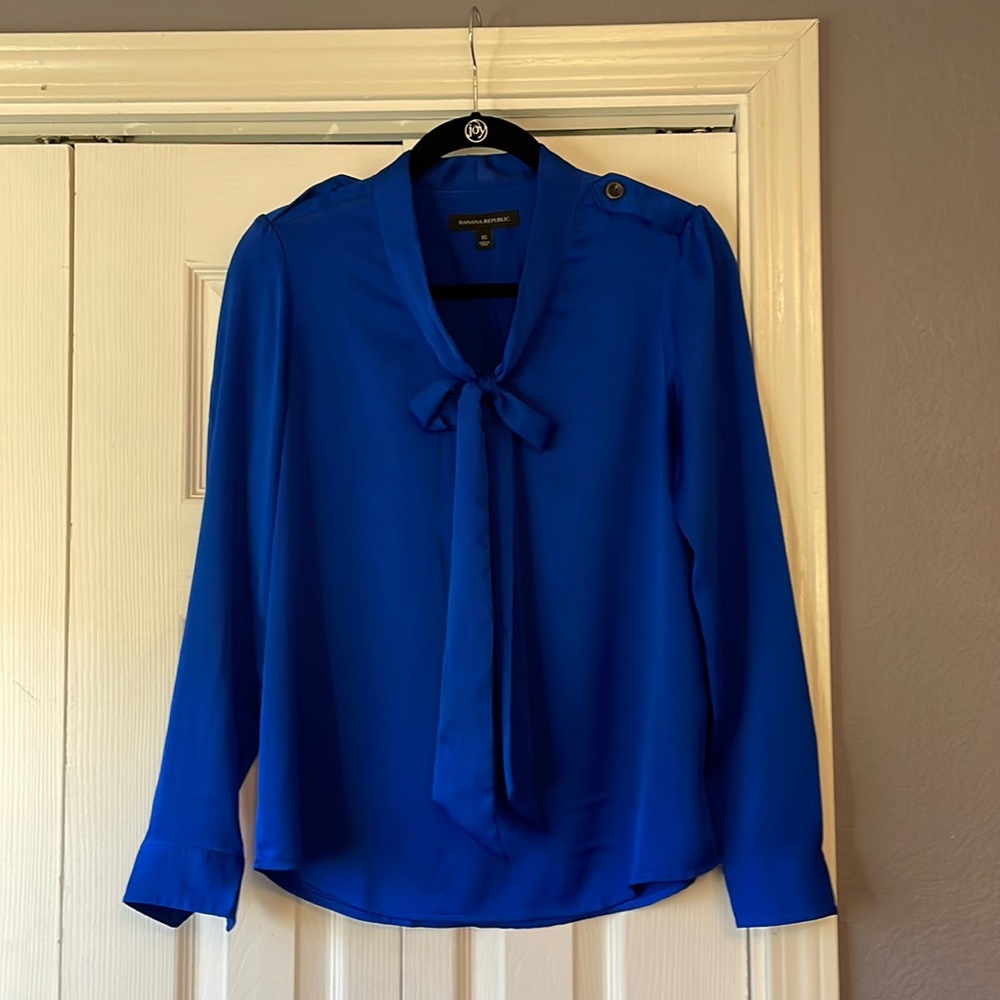 Banana republic royal blue button down with bow